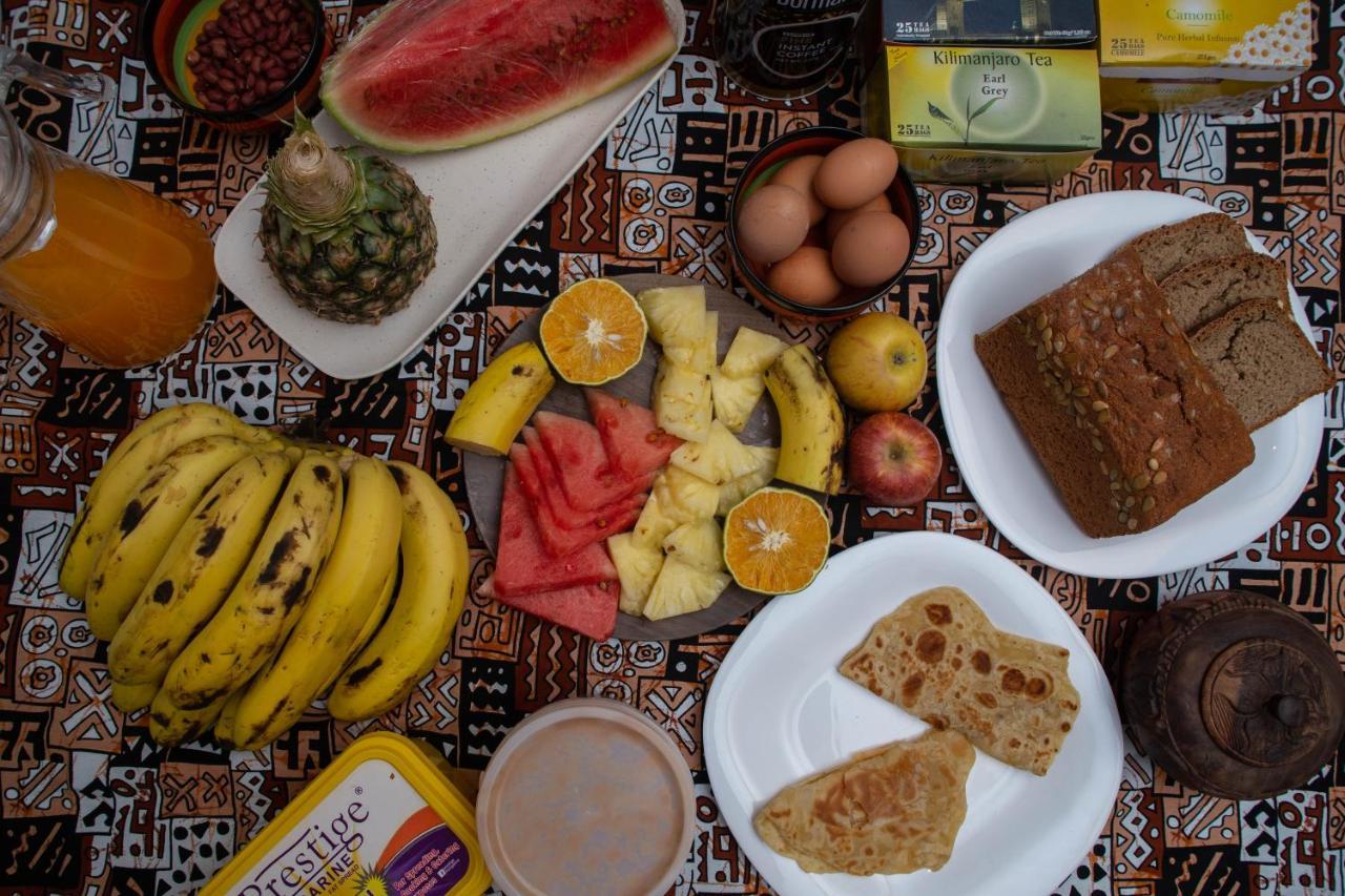 White House Of Tanzania Bed and Breakfast Arusha Esterno foto